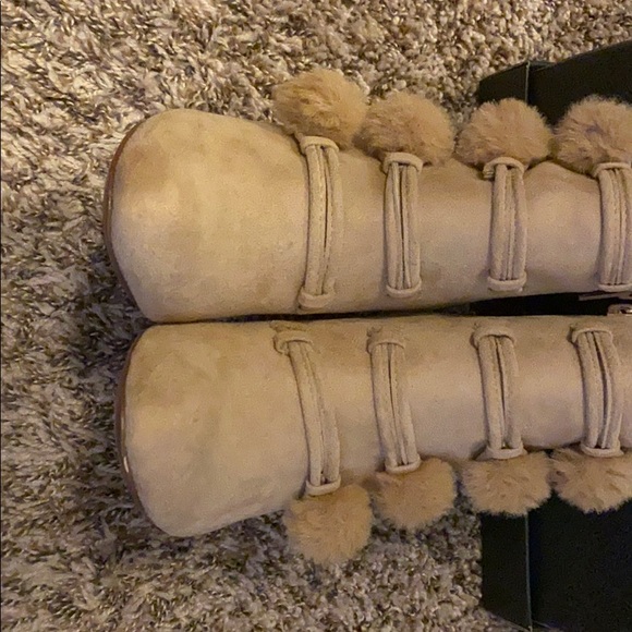 Francesca’s Yolanda Beige Fur Puff Boots - Picture 7 of 10